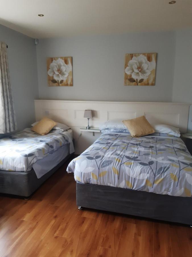 Green Acres Guesthouse- Accommodation Only Lower Coolcorcoran ภายนอก รูปภาพ